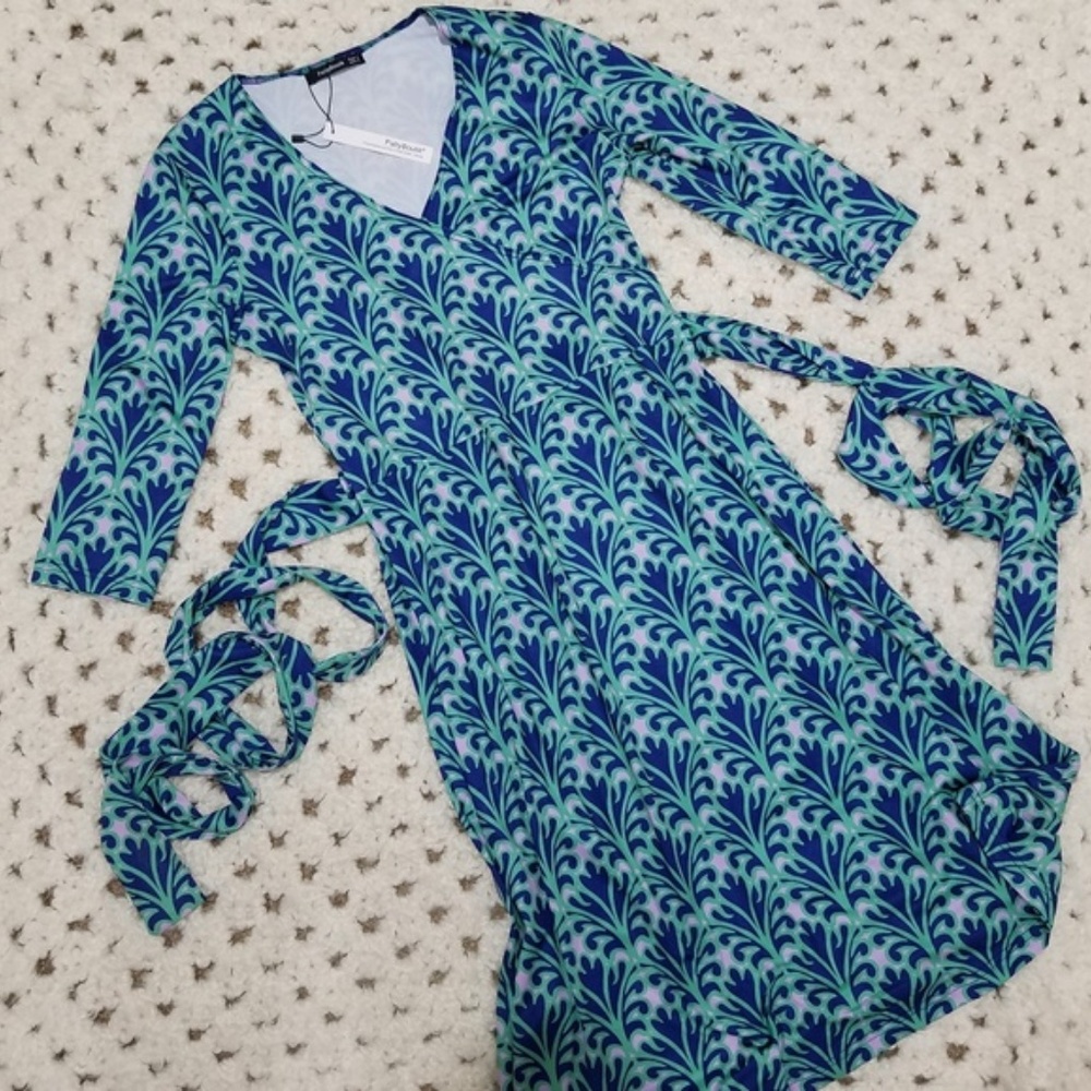 NWT PattyBoutik V Neck Faux Wrap Dress